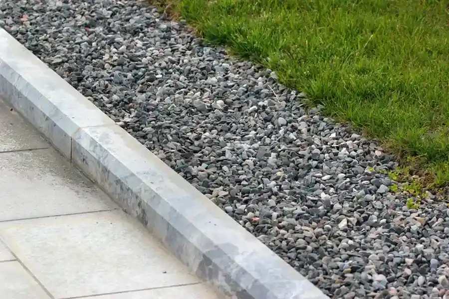 Lawn Edging Options That Reduce Trimming Time in Northport, AL Lawn Edging Options That Reduce Trimming Time in Northport, AL